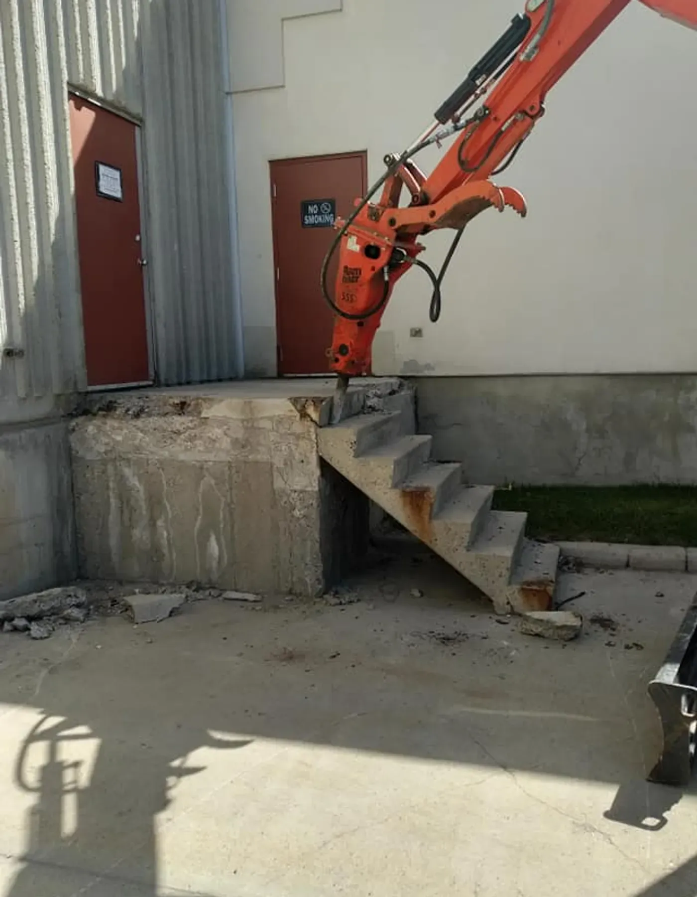 Breaking concrete
