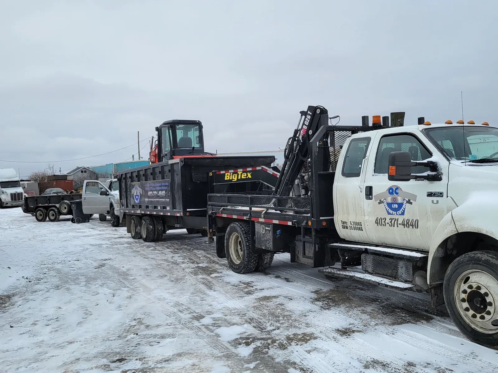 Truck with dump trailer