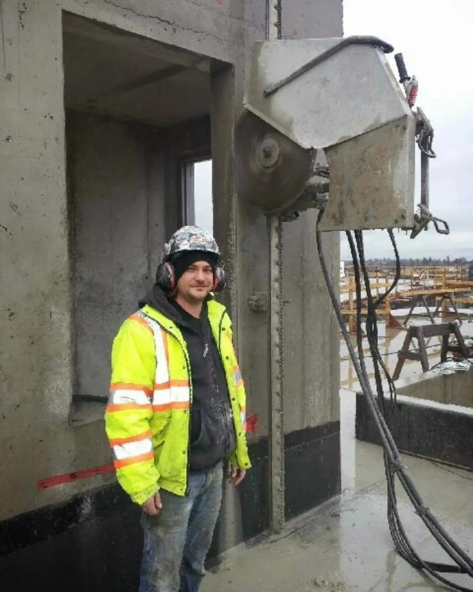 Wall sawing a concrete opening